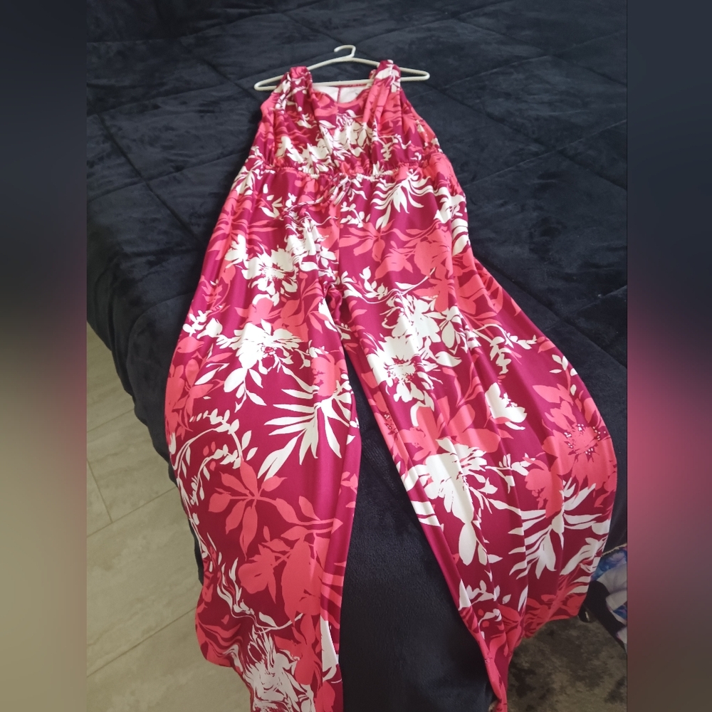 Cuddl Duds Pink and White Floral Top